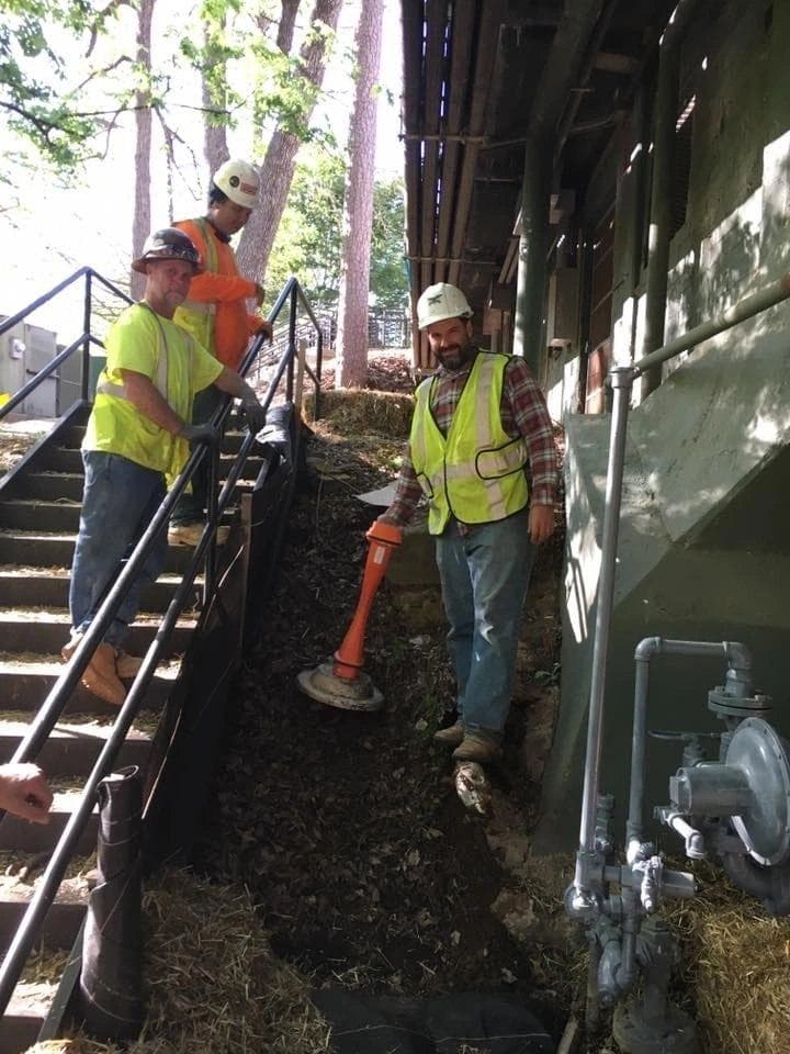 DUGS crew locating utilities before boring